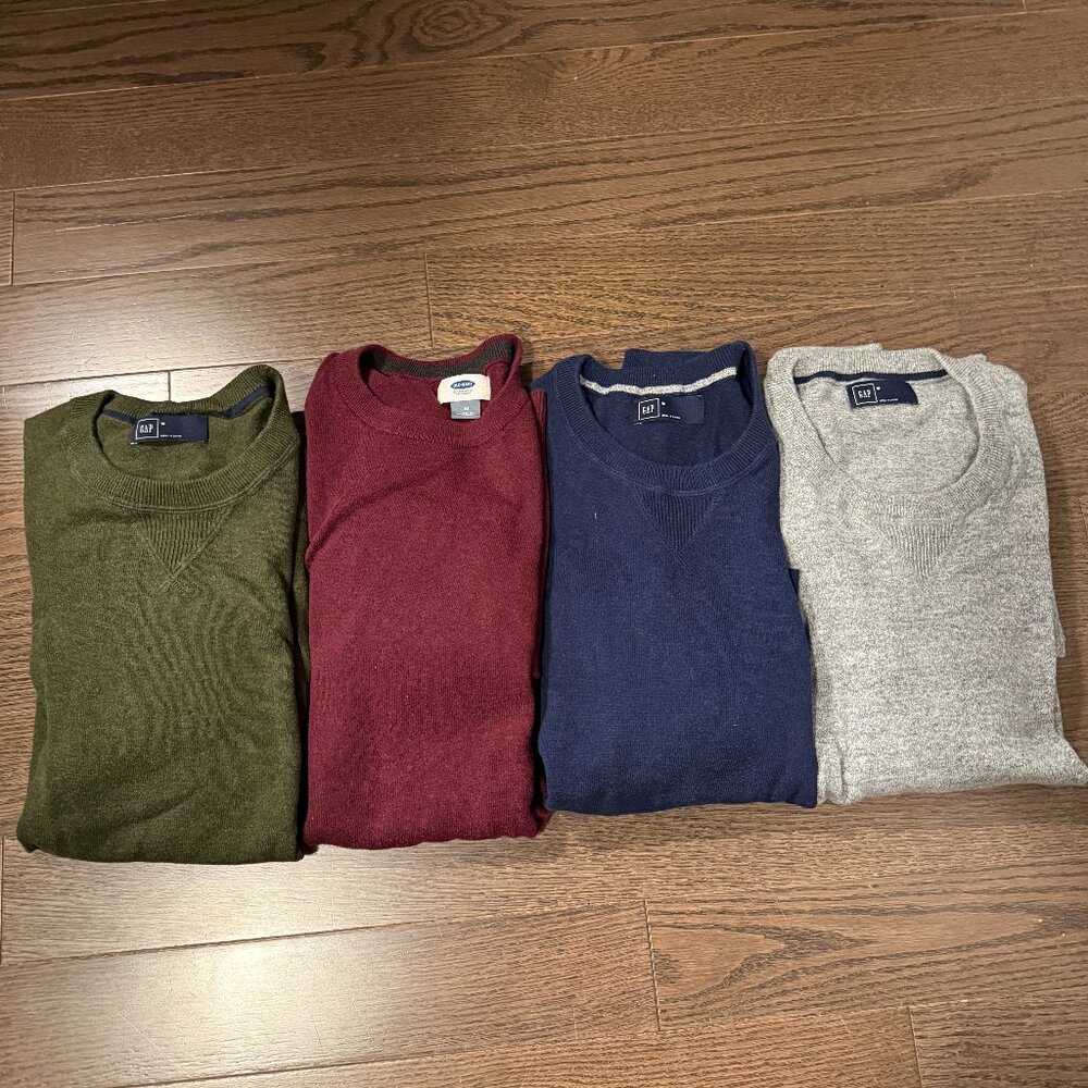 Lot of 4 Gap/Old Navy Crew Neck Sweaters